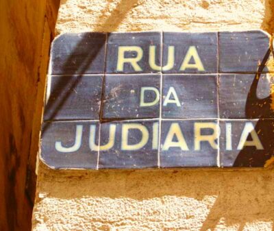 Lisbon: Jewish History Tour of Lisbon - Starting at Praça do Comércio: where the Exodus thread begins