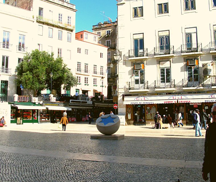 Lisbon: Jewish History Tour of Lisbon - Rossio and the 1506 Pessah massacre: when a square holds a date