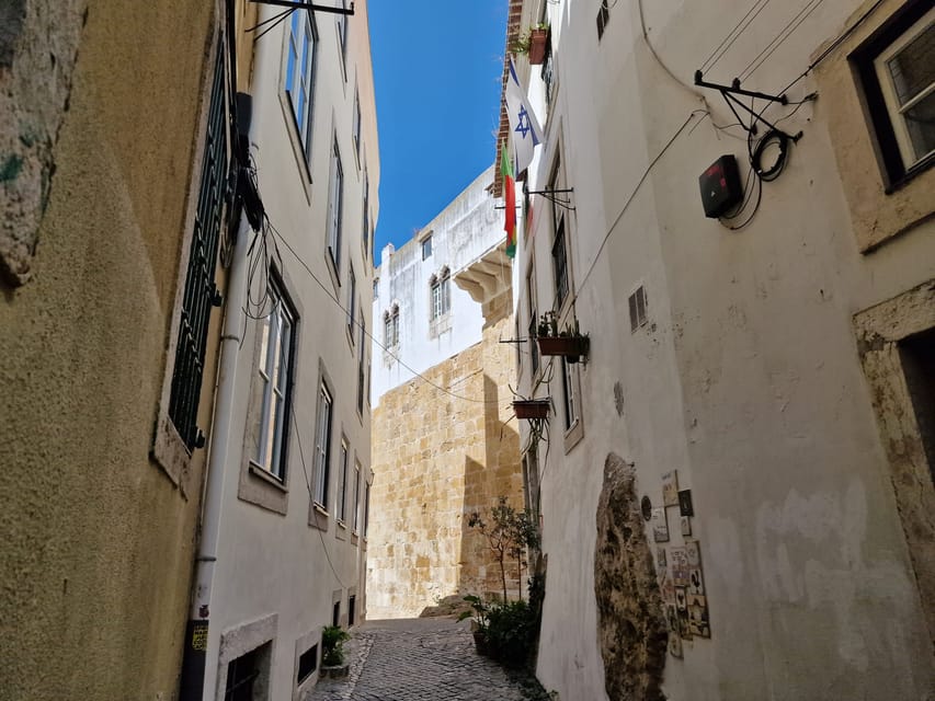 Lisbon: Jewish Walking Tour - Portas do Sol: where Jewish Lisbon starts with Tagus-and-Alfama context