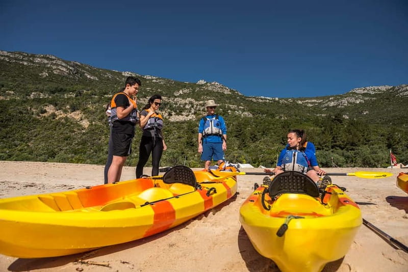 Lisbon: Kayak Tour Arrábida Natural Park, Setubal, Sesimbra - The First Real Moment: Paddling Out of the Bay