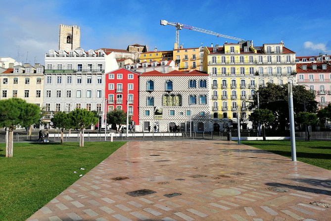 Lisbon Layover - The Portuguese Champs-Élysées, an 18th-Century Aqueduct, and Alfama