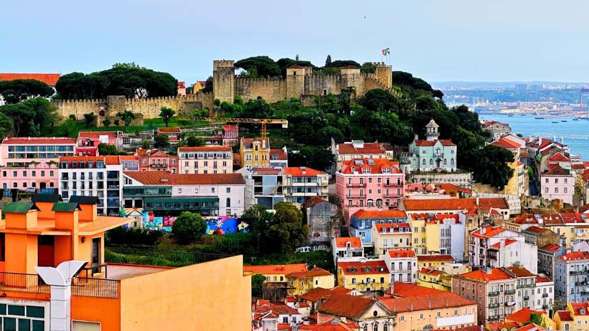 Lisbon: Old Town Tuk-Tuk Tour - Why a 100% electric tuk-tuk tour works in Lisbon
