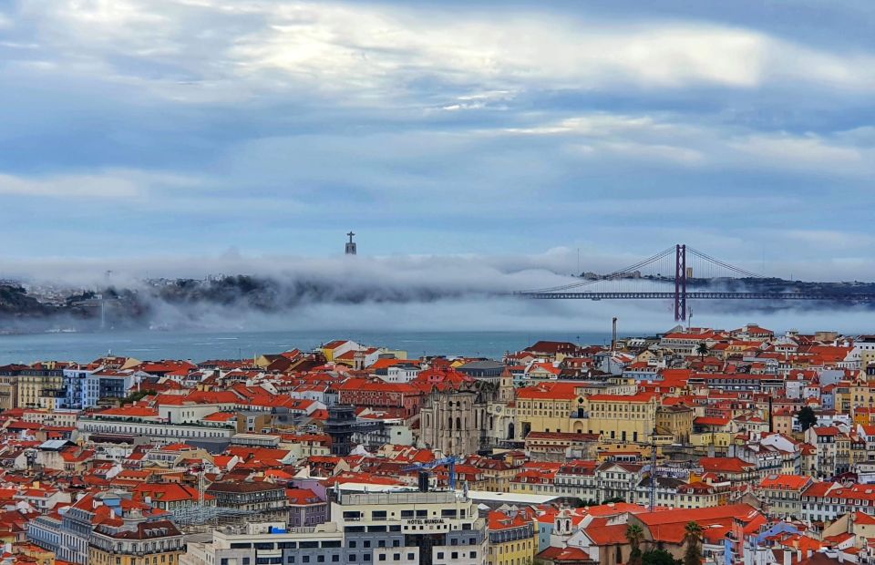 Lisbon: Old Town TukTuk Tour and Scenic Viewpoints in Alfama - National Pantheon and the Lisbon Flea Market: classic stops with local flavor