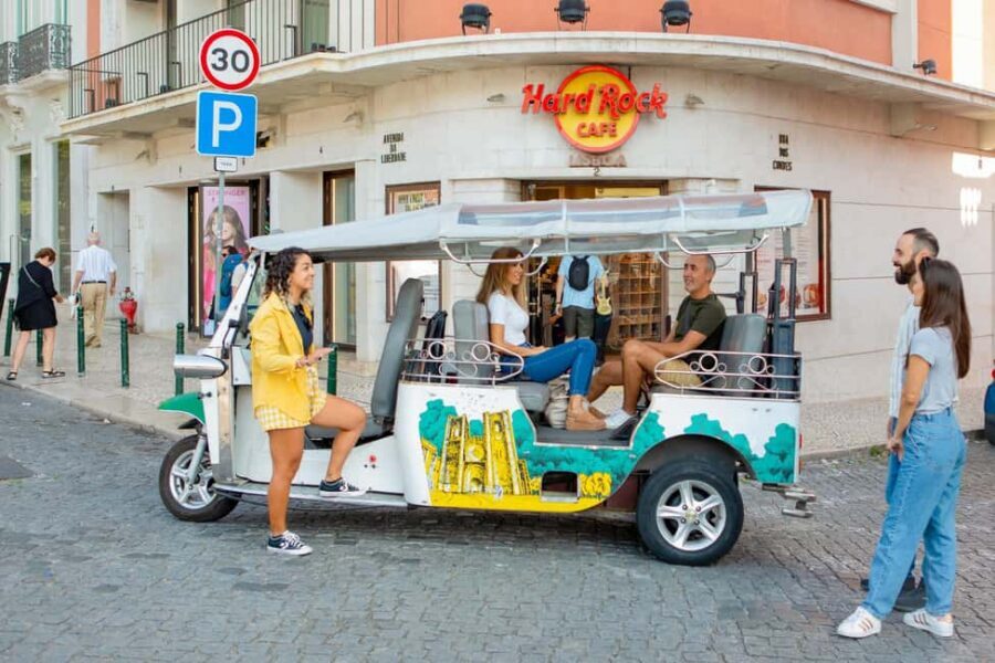 Lisbon on a Tuk Tuk Tour: History & Viewpoints - Comfort, space, and who this tuk tuk suits best