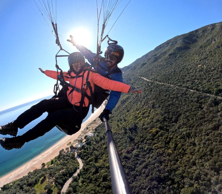 Lisbon: Paragliding Tandem Flight - Calm sightseeing or the crazy setting