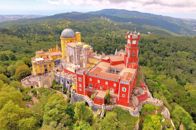 Lisbon: Pena Palace, Sintra CaboRoca Cascais Day Tour Small Group - Meeting point, timing, and group flow from Av. da Liberdade