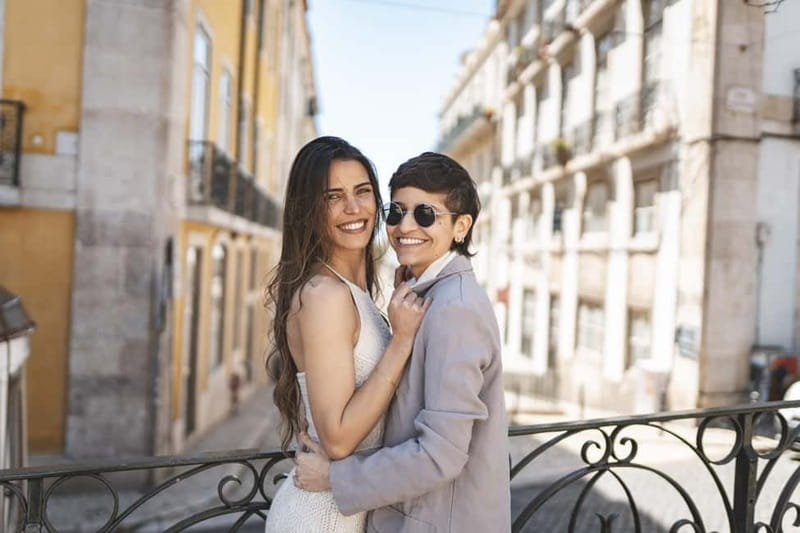Lisbon Photoshoot - Alfama in 10 minutes: narrow streets that add personality