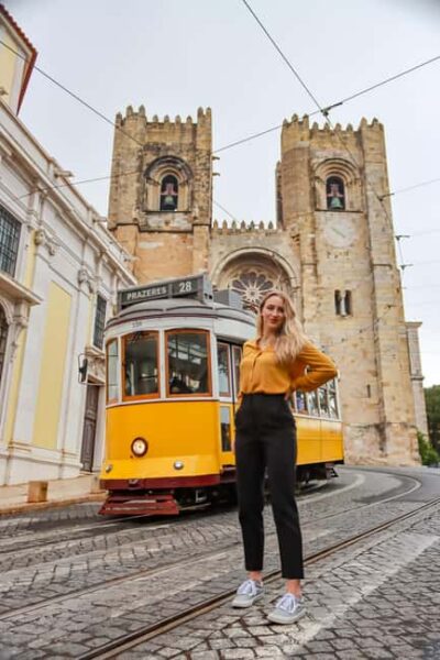 Lisbon: Photoshoot with a Professional Local Photographer - Picking Your Starting Point at Praça do Comércio or Sé de Lisboa