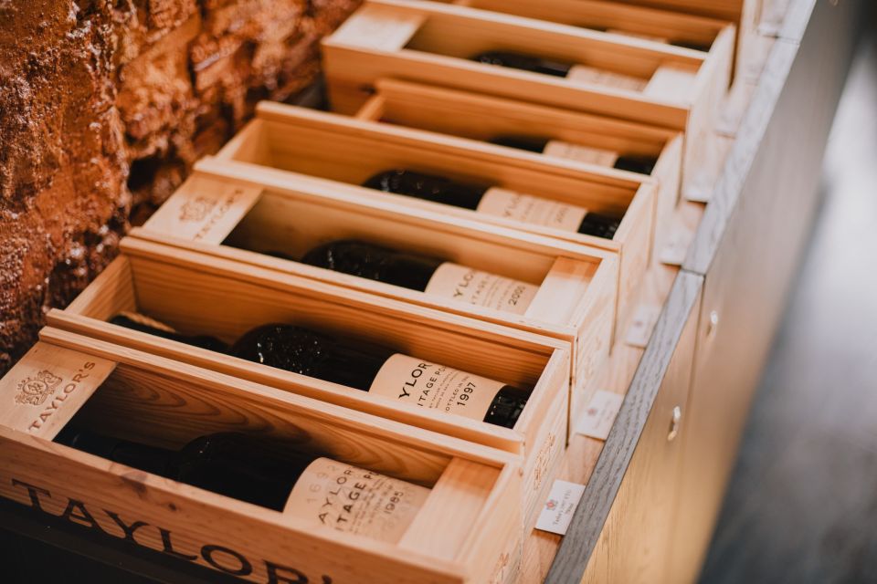 Lisbon: Port Wine Tasting at Taylor’s Shop and Tasting Room - Tawny vs Ruby vs White: how the differences show up in your mouth