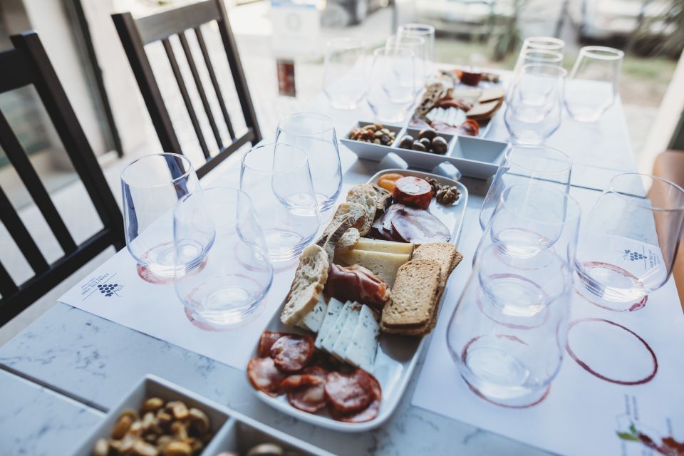 Lisbon: Portuguese Wine and Cheese Tasting with Lunch - The six Portuguese wines: what you’re actually learning