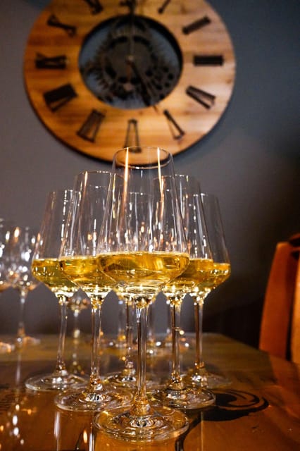 Lisbon: Premium Wine and Tapas Tasting Session - The Wine Flight: 5 Portuguese Glasses, Not the Same Old Stuff