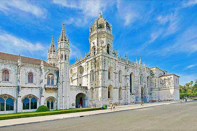 Lisbon Private Deluxe Half Day City Tour - Avenida da Liberdade to Parque Eduardo VII: a smooth first chapter
