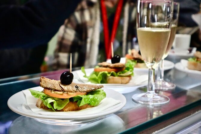 Lisbon Private Food Tour – Taste 10+ Local Dishes & Wines - Wines: Port and Verde, and how to taste them without fuss