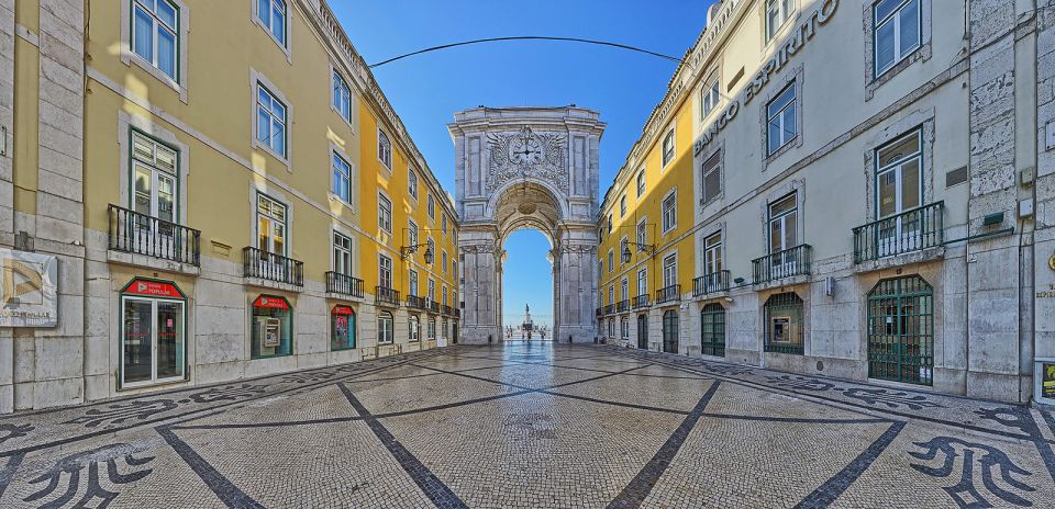 Lisbon: Private Full Day City Tour - Lisbon Cathedral and the 1755 rebuild: why the center looks the way it does