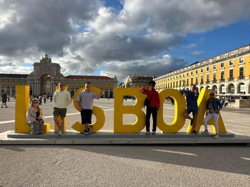 Lisbon: Private Grand Experience City Tour by Tukxi - Getting your bearings: the Alfama + Graça viewpoint arc