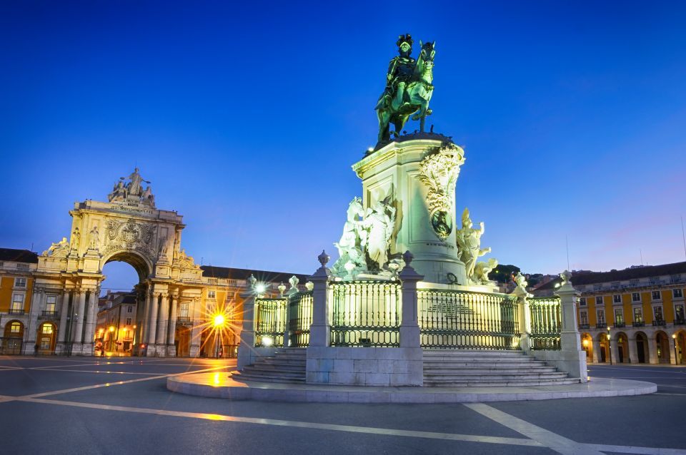 Lisbon: Private Half-Day Tour with Hotel Pickup - Alfama: shortest time, biggest atmosphere