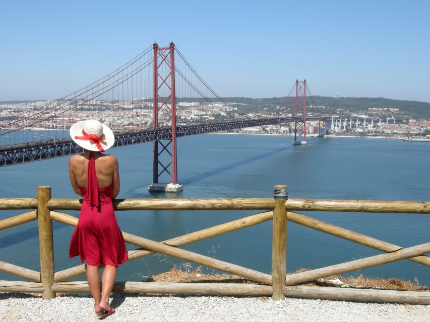 Lisbon: Private Half-Day Tour with Hotel Pickup - Lisbon Cathedral and the Castle Quarter: the hilltop contrast