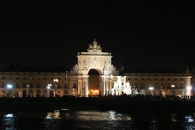 Lisbon Private Luxury Boat Tour with Welcome Drink - Stop-by-Stop: From UNESCO Belém to Cristo Rei Over the Tagus
