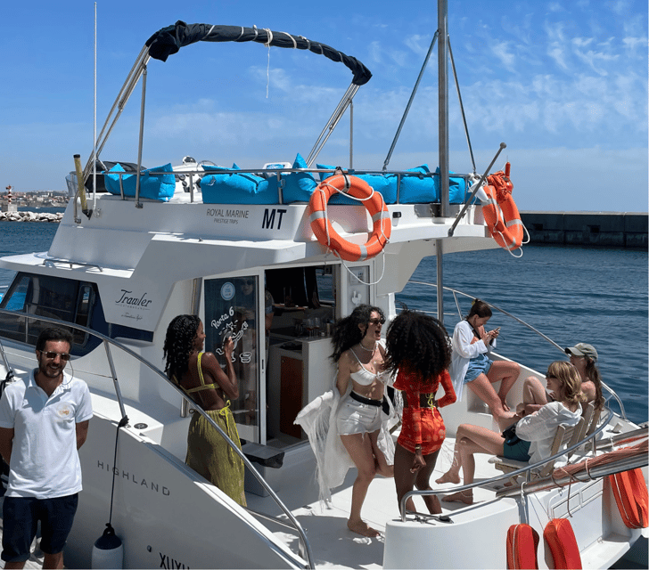 Lisbon: Private Luxury Catamaran Tour with Welcome Drink - Welcome drink and the onboard bar: how to handle drinks without stress