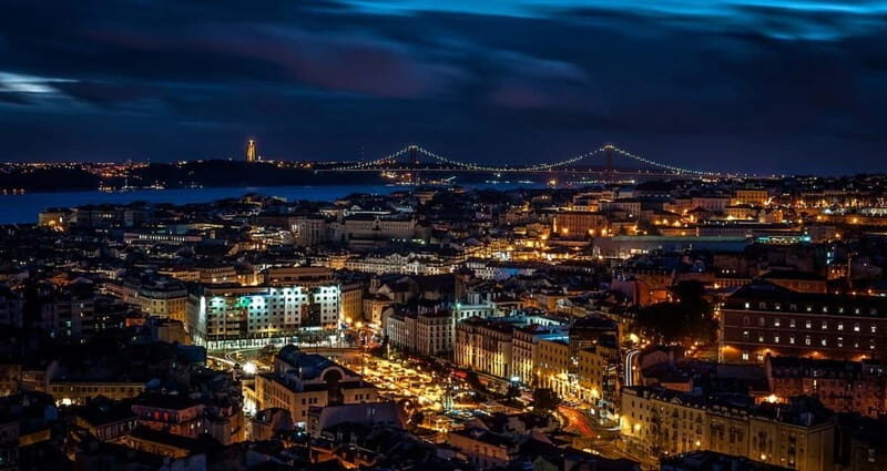 Lisbon: Private Night Tour with Fado Dinner Show - Should you book this Lisbon fado night tour?