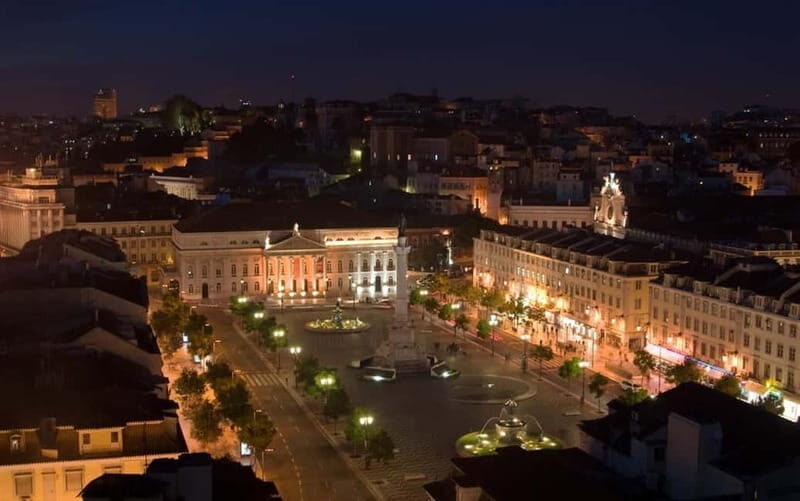 Lisbon: Private Night Tour with Fado Dinner Show - What to bring and what to watch for on a night like this