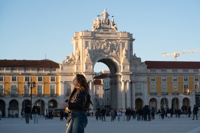 Lisbon: Private Professional Guided Tuk-tuk Tour - Alfama viewpoints: Portas do Sol and Senhora do Monte for big-city panoramas