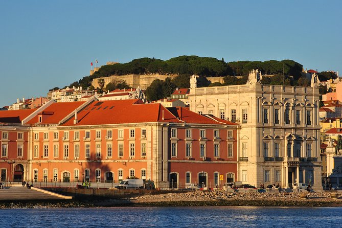 Lisbon Private Sailing Cruise, drink included (options: 2h, 3h, 4h, 6h or 8h) - Drinks, restroom, and the practical stuff that makes the day smoother