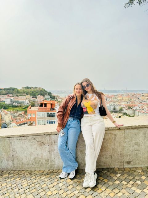Lisbon: Private Sightseeing Tour by Tuk-Tuk - What the live commentary adds (and when it won’t)