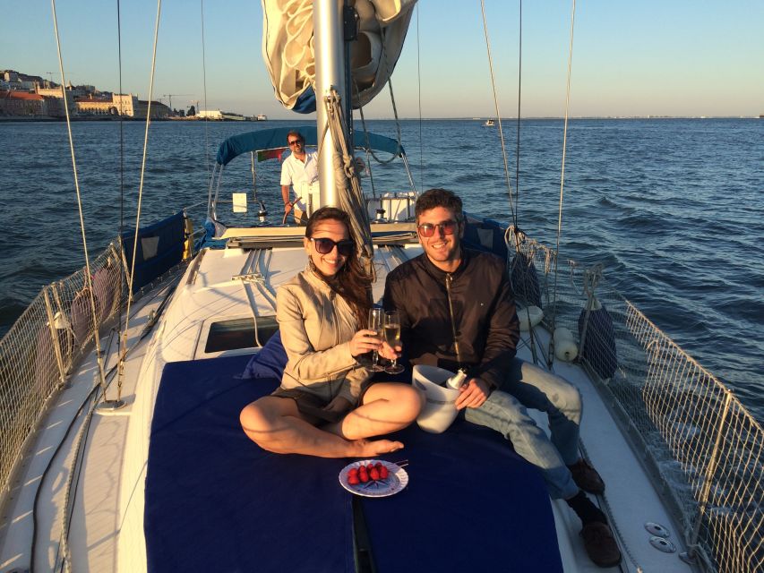 Lisbon: Private Sunset Sailing Tour with Champagne - Key highlights at a glance