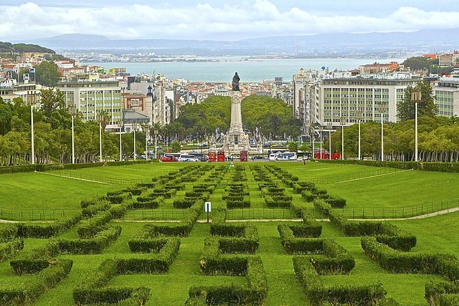 Lisbon Private Tour - Parque Eduardo VII viewpoints: hills, alliances, and big city angles
