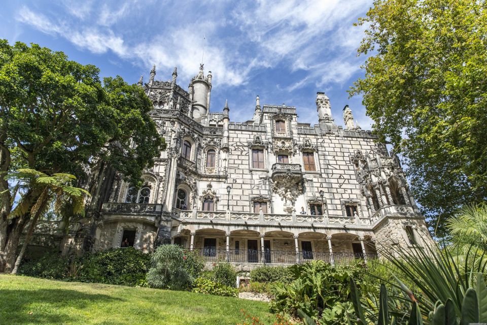 Lisbon: Private Tour Sintra, Cabo da Roca and Cascais - Seteais and Monserrate: two palaces that keep the mood going