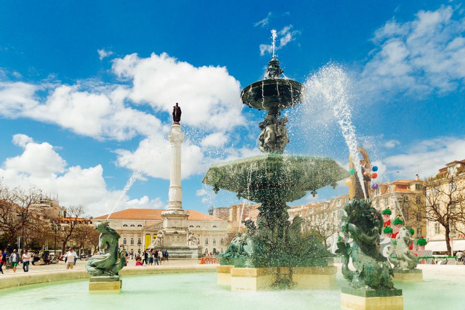 Lisbon: Private Tour with Locals – Highlights & Hidden Gems - Between Landmarks: The Route That Shows Lisbon as People Live It