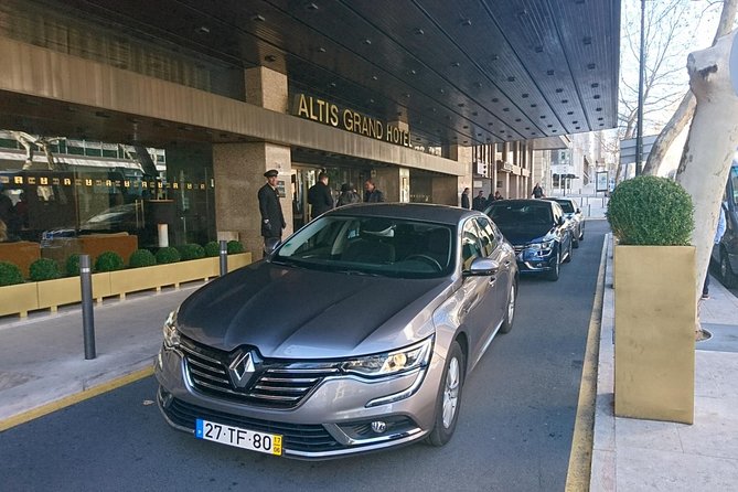 Lisbon Private Transfer to Airport - Private, 24/7, and only your group