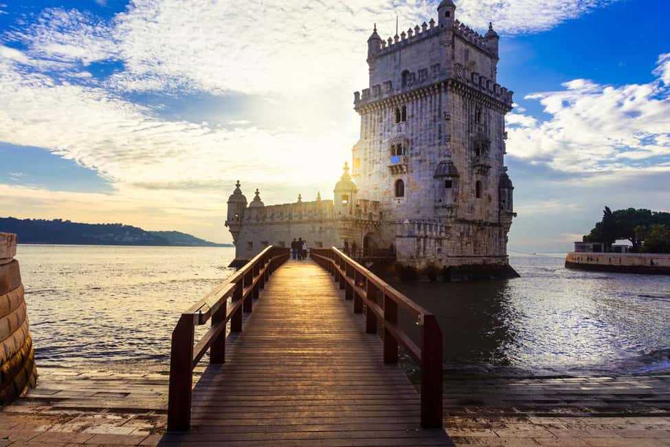 Lisbon: Private Tuk-Tuk City Tour With Local Guide - Why a private tuk-tuk makes Lisbon easy on your feet