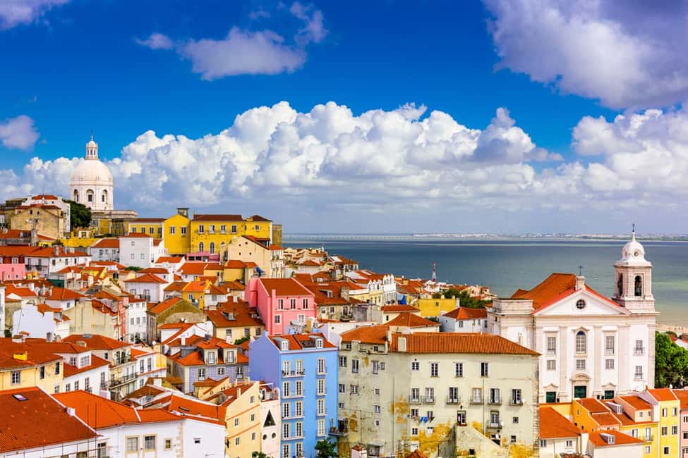 Lisbon: Private Tuk-Tuk City Tour With Local Guide - Miradouros that stack up: Portas do Sol, Graça, and smart photo time
