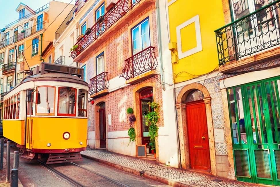 Lisbon: Private Tuk-Tuk Tour of Old Town & Scenic Viewpoints - Why a private electric tuk-tuk fits Lisbon so well