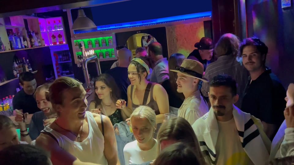 Lisbon Pub Crawl: Unlimited Drinks, Shots & V.I.P Club Entry - The Bairro Alto stretch: guided streets + an early fun tempo