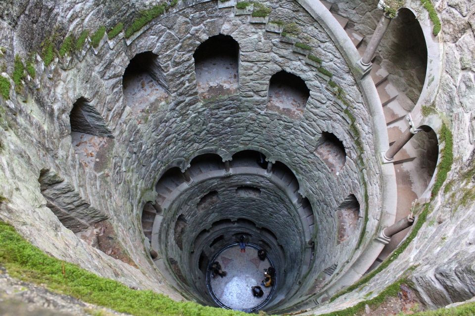 Lisbon: Regaleira, Sintra, Cape Rock & Cascais Day Trip - Lunch and Free Time in Sintra: How to Use It Smartly