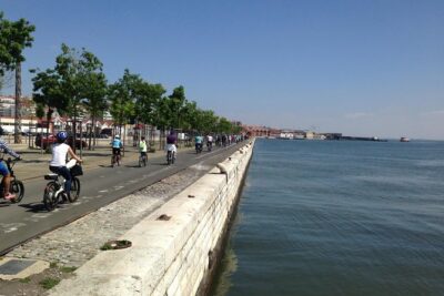 Lisbon Regular or Electric Bike Rental - Regular bike vs. electric bike: choose your comfort level