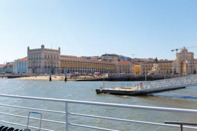 Lisbon River Boat Sightseeing Tour with a Drink - Praça do Comércio: The Waterfront Landmark That Anchors Everything