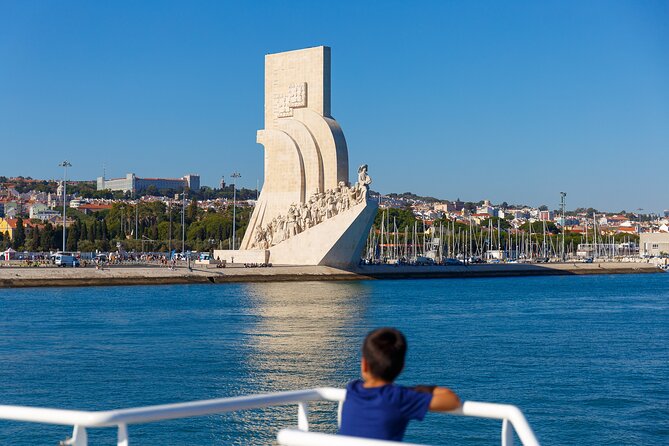 Lisbon River Boat Sightseeing Tour with a Drink - Bugio Lighthouse: Estuary Views and Fort Energy