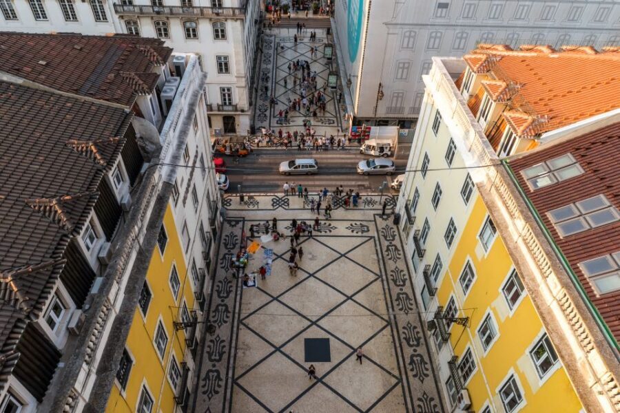Lisbon: Rua Augusta Arch Admission Ticket - Sculptures you can actually spot: Glory, Valor, and famous historical figures