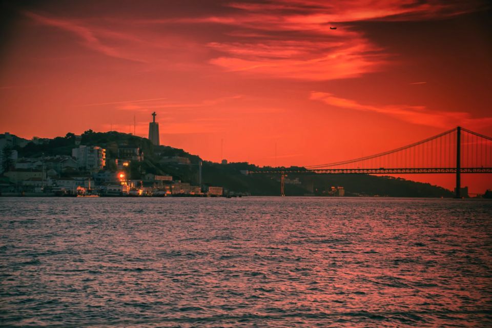 Lisbon: Sailboat Tour w/ Local Guide and Open Bar Green Wine - The “Small Group” Advantage: What You Really Get With Max 8