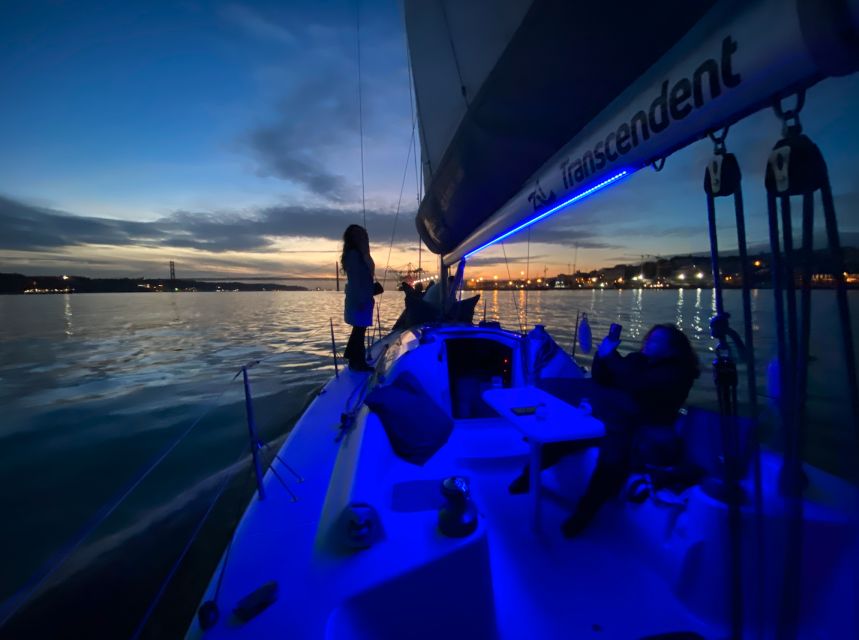 Lisbon: Sailboat Tour w/ Local Guide and Open Bar Green Wine - Who Should Book This Sailboat Tour