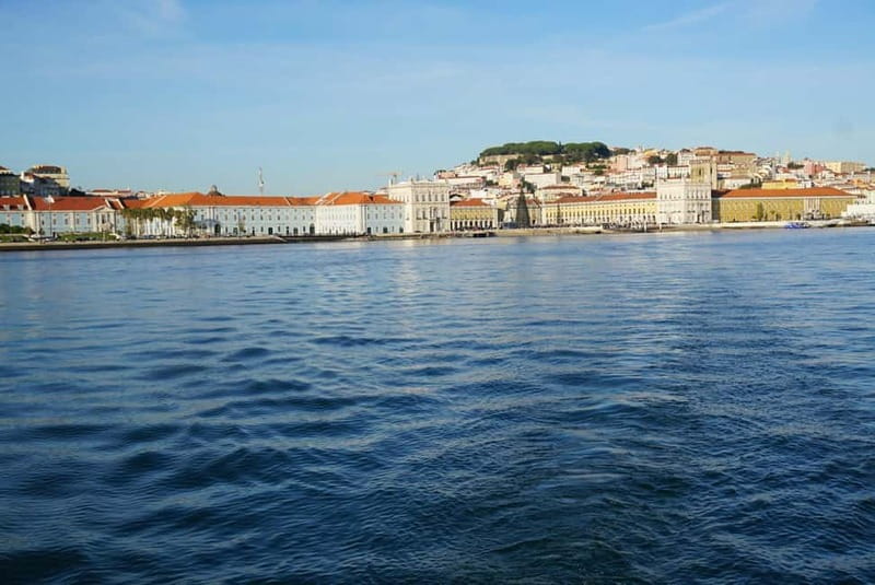 Lisbon: Sailing Boat Tour with Drinks & Pastel de Nata - Landmark storytelling that doesn’t feel like a lecture