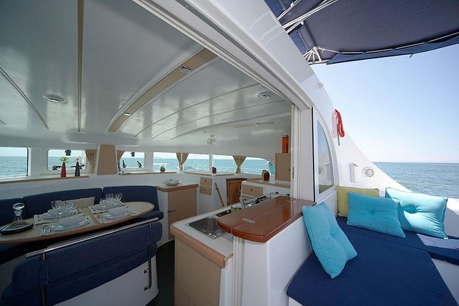 Lisbon Sailing Catamaran Public Cruise with drinks - A Real Sunset Ride: Lisbon From the Tagus in 2 Hours