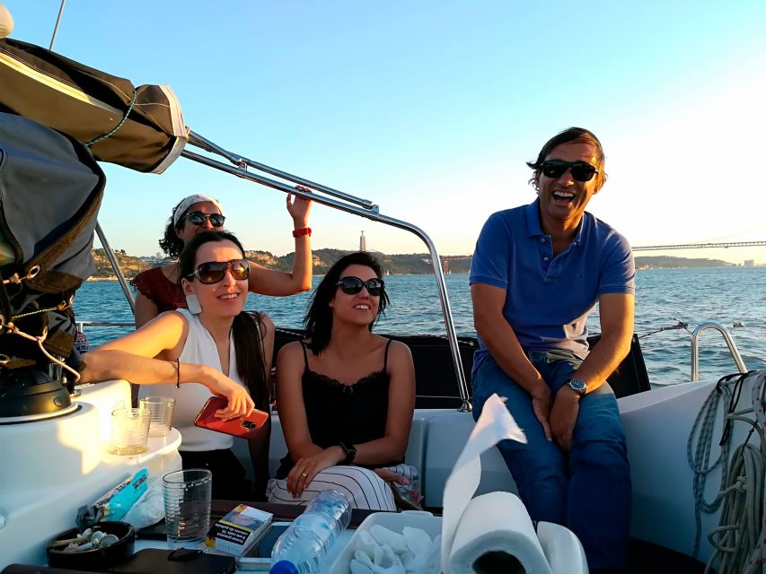 Lisbon: Sailing Tour with Wine and Snacks - Alfama from the water: a different kind of neighborhood look