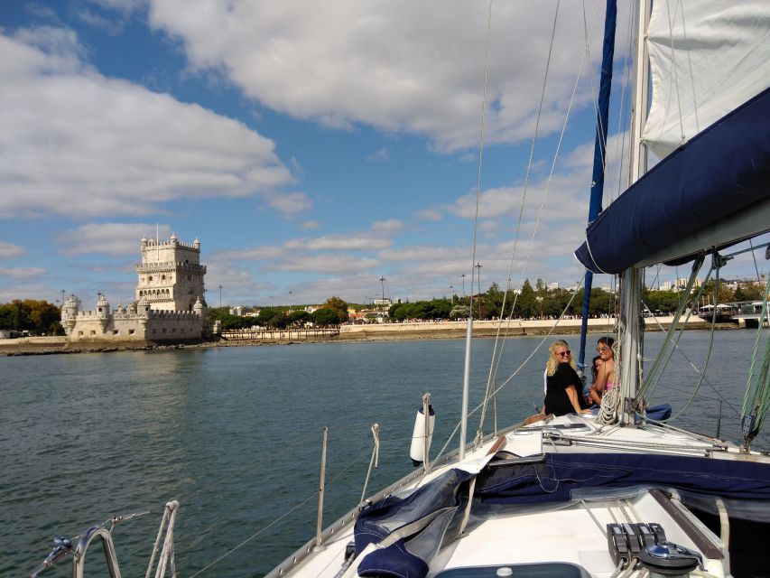 Lisbon: Sailing Tour with Wine and Snacks - Padrão dos Descobrimentos: the return leg gets calmer
