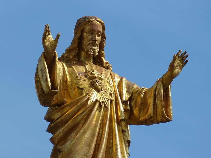 Lisbon: Sanctuary Fátima & Little Shepperd Town Guide Tour - Pickup, the van ride, and how to plan your day