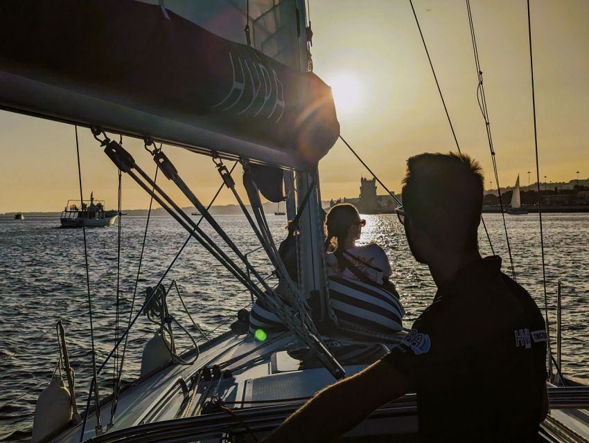 Lisbon: Scenic Day & Sunset Boat Tour with a Drink - A Lisbon sunset that feels personal, not packaged